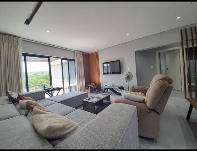3 BEDROOM TOWNHOUSE FOR SALE IN PALM LAKES ESTATE
